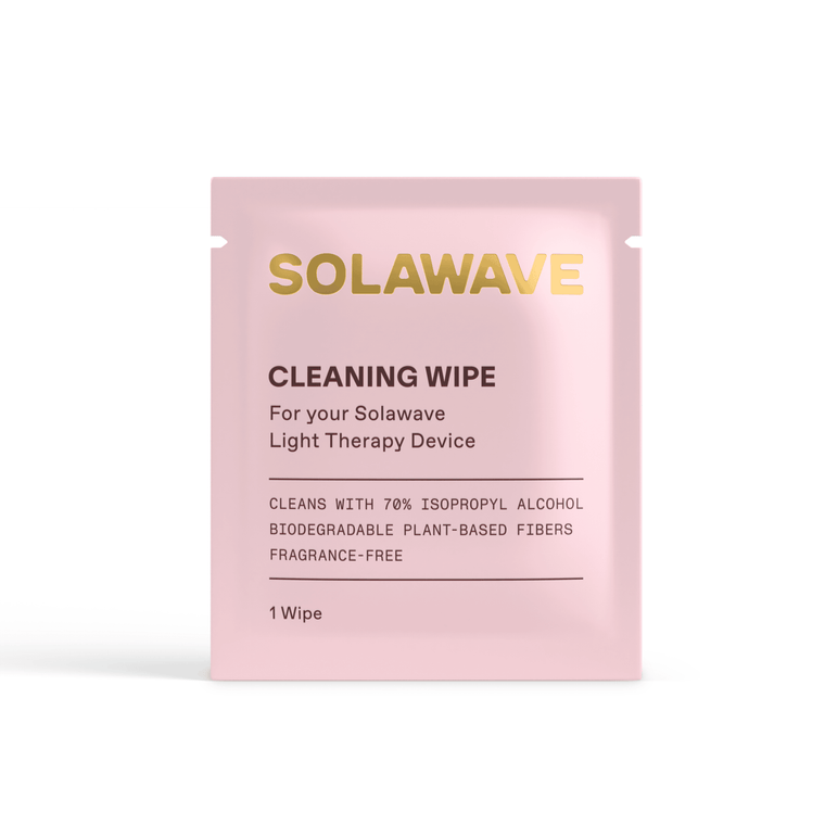 A single Device Cleaning Wipe sachet